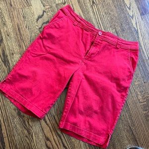Women’s white stag red Bermuda shorts, size 12
